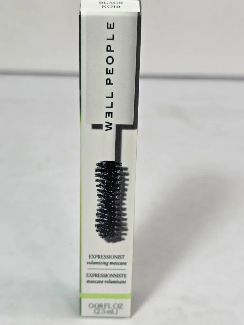 Well People Expressionist Volumizing Mascara Blk